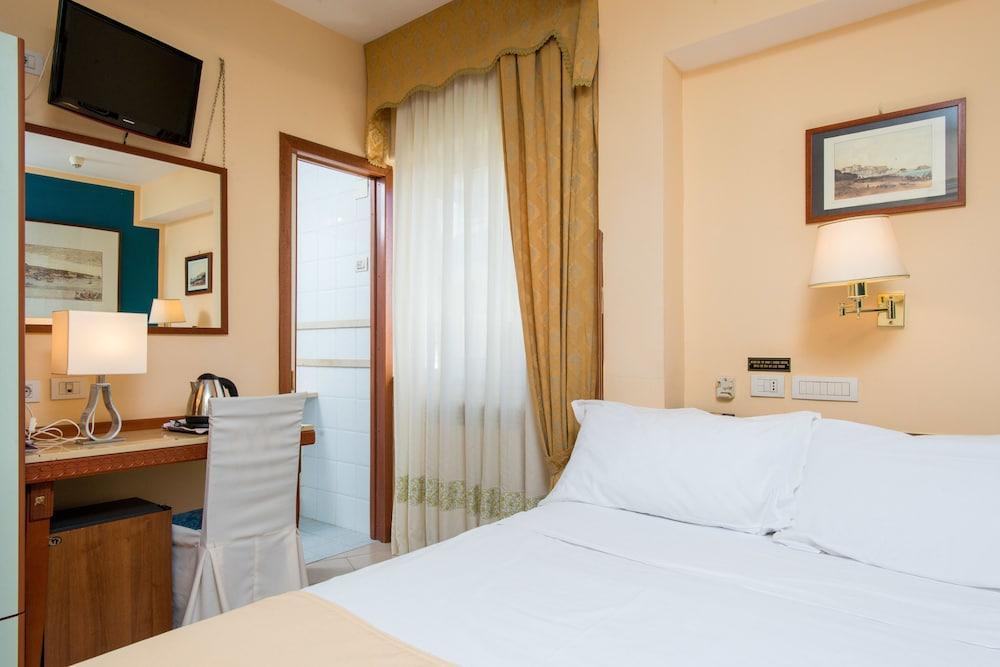 Hotel San Paolo Napels Buitenkant foto