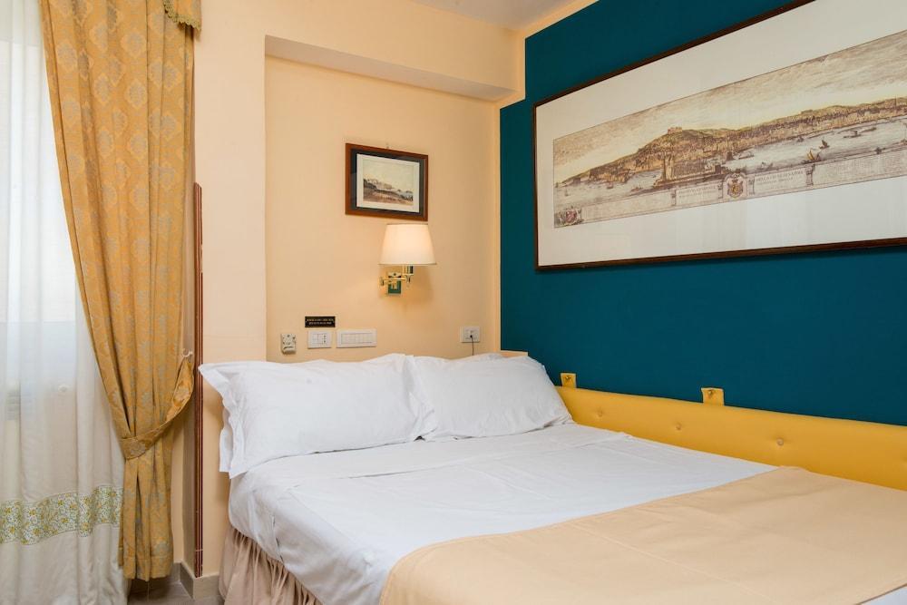 Hotel San Paolo Napels Buitenkant foto